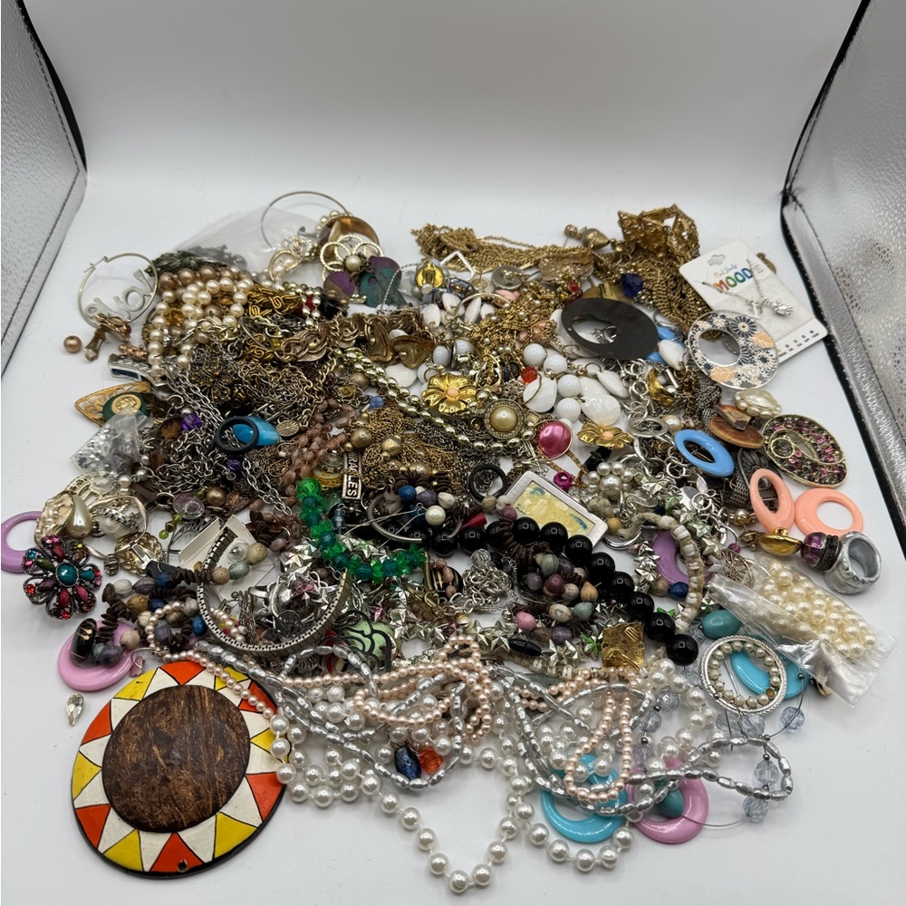 Earrings/Parts/Misc Broken Jewelry Craft Lot Rhinestones & More 4lbs lot